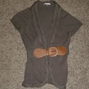 Cute top. Can be worn a multitude of ways.